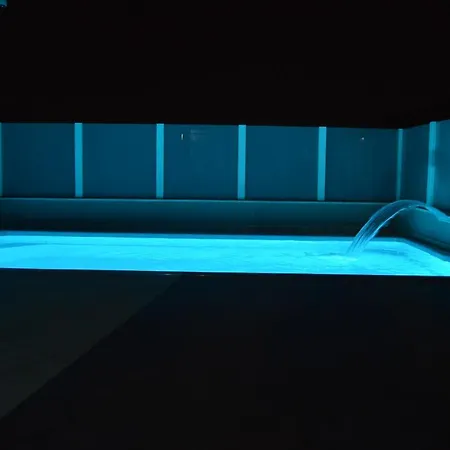 Lipa Mare - With Heated Pool Appartamento *