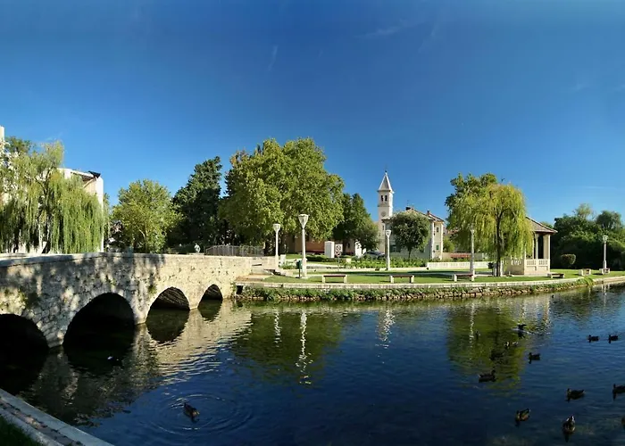 Lipa Mare Solin
